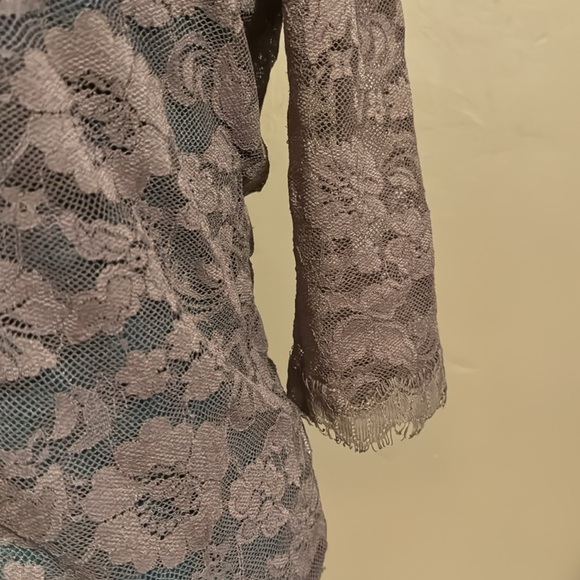 Sheer lace top - Picture 3 of 4